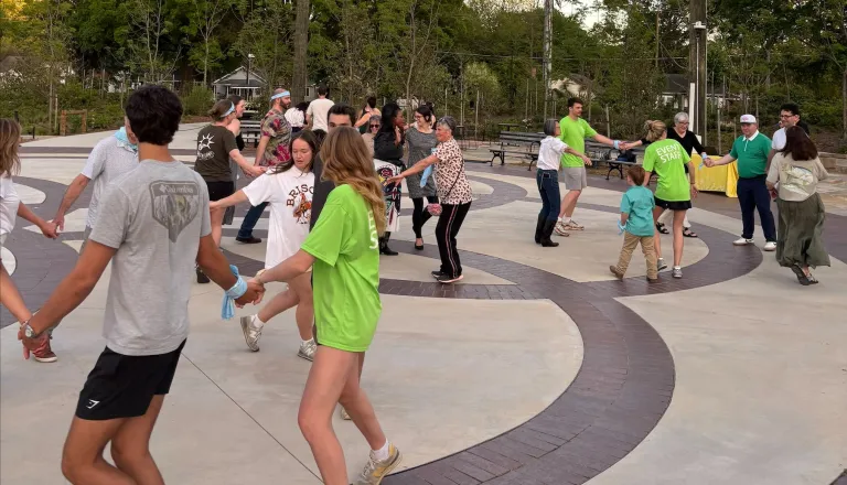 people square dancing