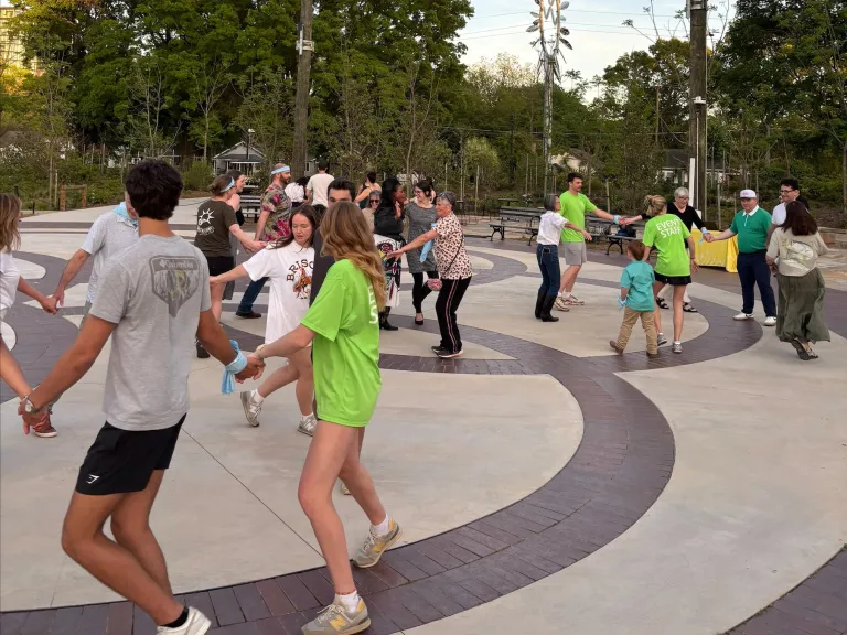 people square dancing